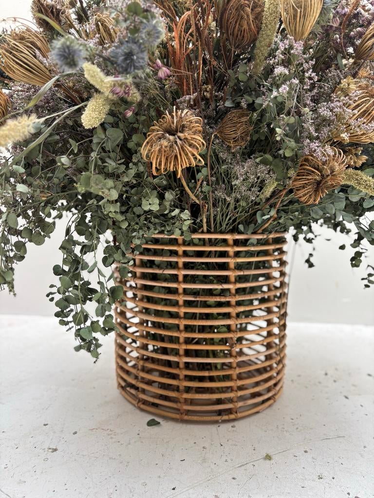Groot droogbloemen boeket in rotan mand, Huis en Inrichting, Ophalen, Overige kleuren, Sanne@atelierhop.com, 75 cm of meer