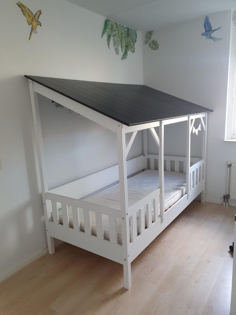 Huisjes bed (exclusief matras), Ophalen, 180 cm of meer, 85 tot 100 cm, Lattenbodem