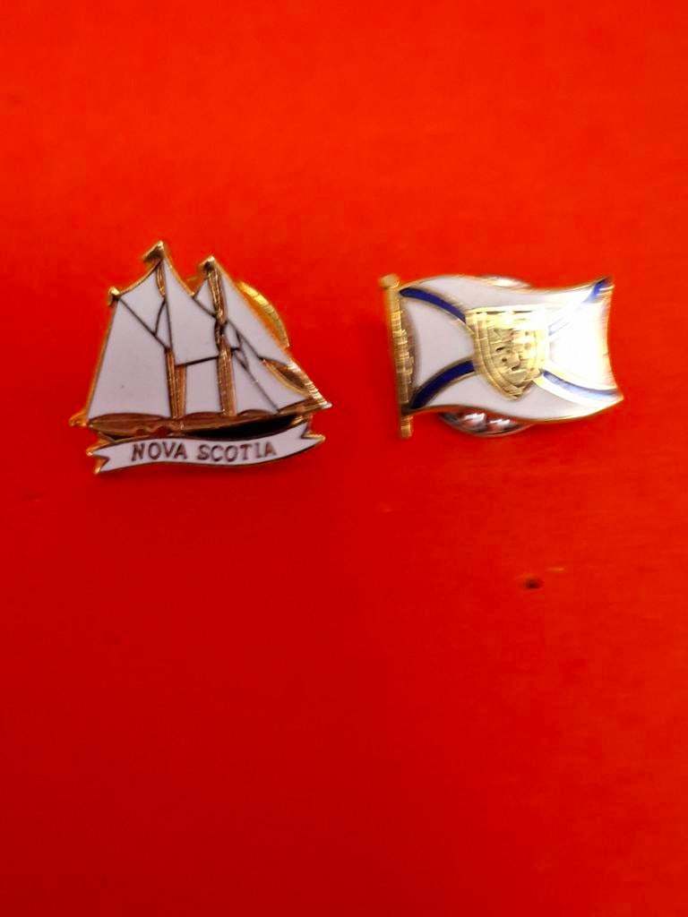 2 Pins NOVA SCOTIA, Ophalen of Verzenden, Gebruikt