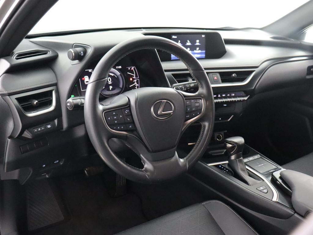 Lexus UX 250h F Sport Line (Camera / ACC / Stoelverw / Carpl, Gebruikt, Euro 6, 4 cilinders, Overige brandstoffen