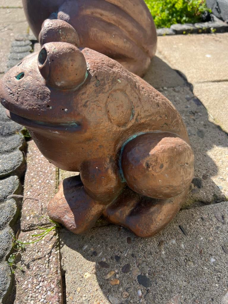 Set van 2 decoratieve kikkers voor de tuin - 31cm en 21cm, Ophalen, Gebruikt, Beton, Dierenbeeld