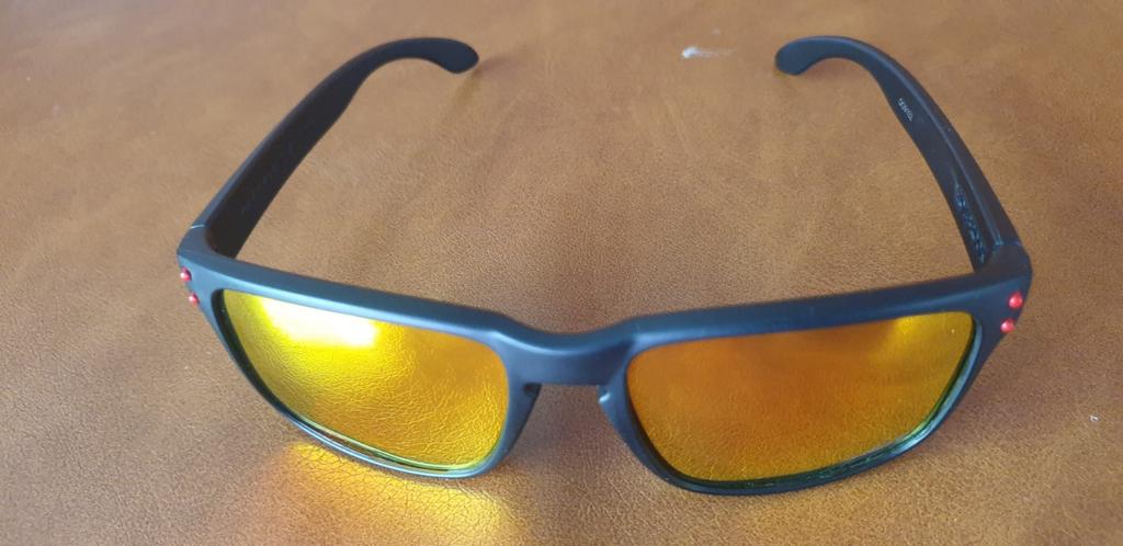 te koop zonnebril merk oakley type holbrook in nieuwstaat
me, Sieraden, Tassen en Uiterlijk, Zonnebrillen en Brillen | Heren, Ophalen of Verzenden