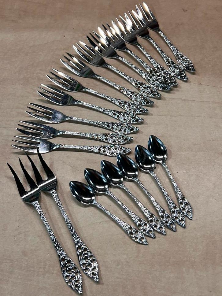 Lifetime vlekvrij 11 gebaksvorkjes 6 advocaatlepel 2 vork, Antiek en Kunst, Antiek | Bestek, Ophalen of Verzenden