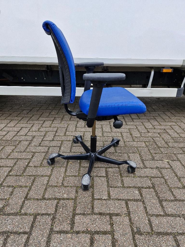 Hag H05 kunstleer Scandinavische ergonomische bureaustoel, Blauw, Hag / Flokk, Ophalen of Verzenden, Zo goed als nieuw