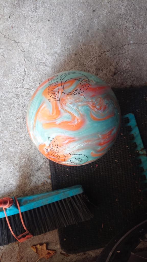 Ebonite Maxim Bowlingbal - Oranje/Turquoise Swirl, Sport en Fitness, Bowlen, Bal, Ophalen of Verzenden