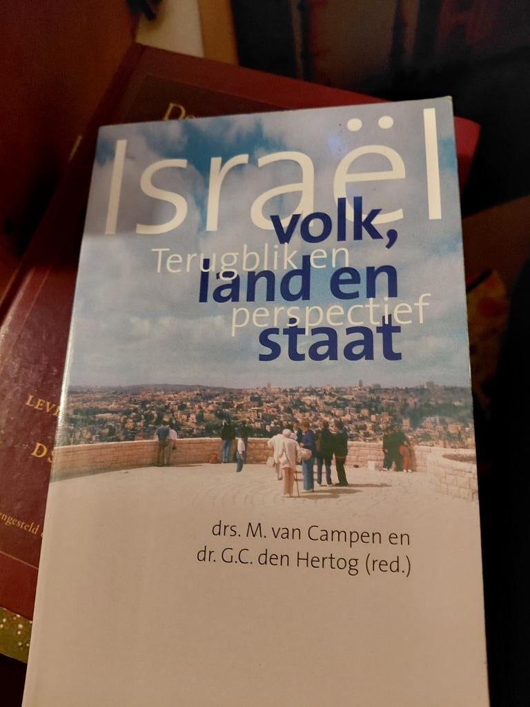 Israël: Volk, Land en Staat - Terugblik en Perspectief, Boeken, Godsdienst en Theologie, Ophalen of Verzenden, Gelezen, Drs. M. van Campen en dr. G.C. den Hertog (red.)