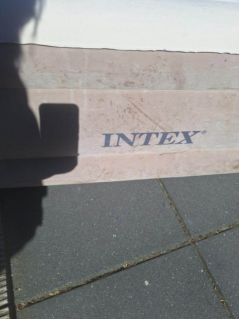 Intex luchtbed, Ophalen of Verzenden, Zo goed als nieuw