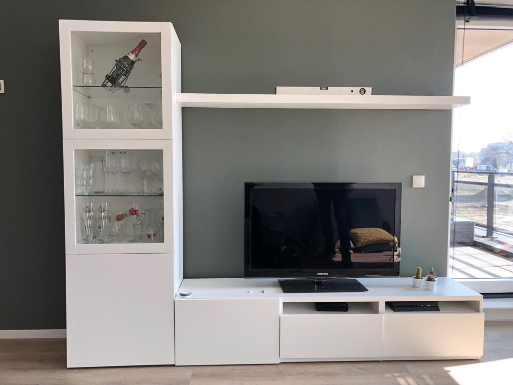 IKEA Besta vitrinekast met verlichting, Huis en Inrichting, Ophalen, Gebruikt, 50 tot 100 cm, Glas