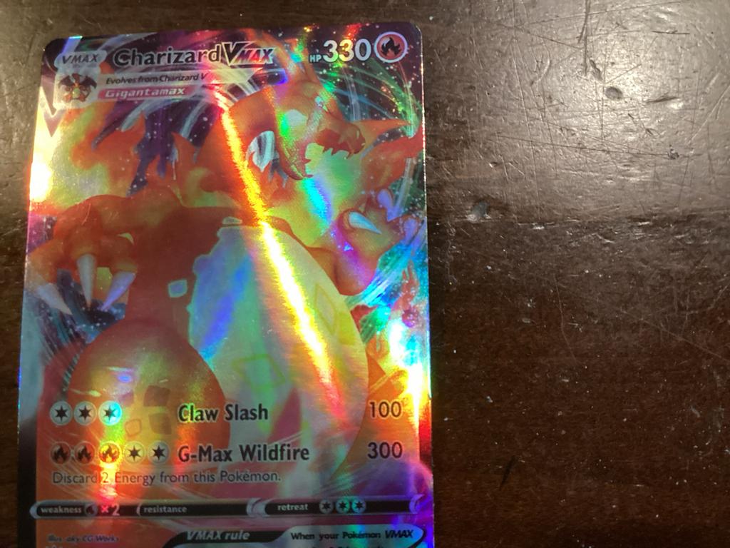Pokémon Charizard Vmax hp330 - Zeldzame Kaart, Ophalen of Verzenden, Zo goed als nieuw, Losse kaart, Foil