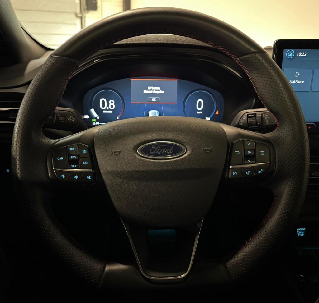 Ford Focus 1.0 EcoBoost Hybrid ST Line X PANO KEYLESS CAM, Gebruikt, Zwart, Leder en Stof, Bedrijf