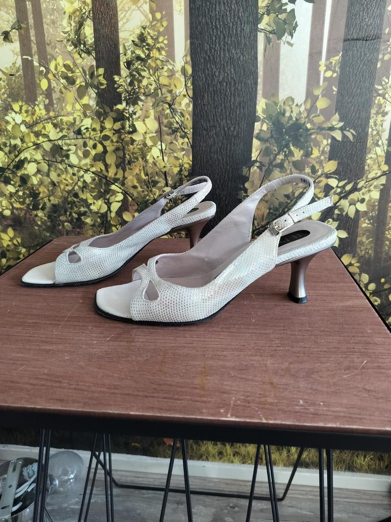 Peter Kaiser leren pumps. Maat 37, Kleding | Dames, Schoenen, Ophalen of Verzenden