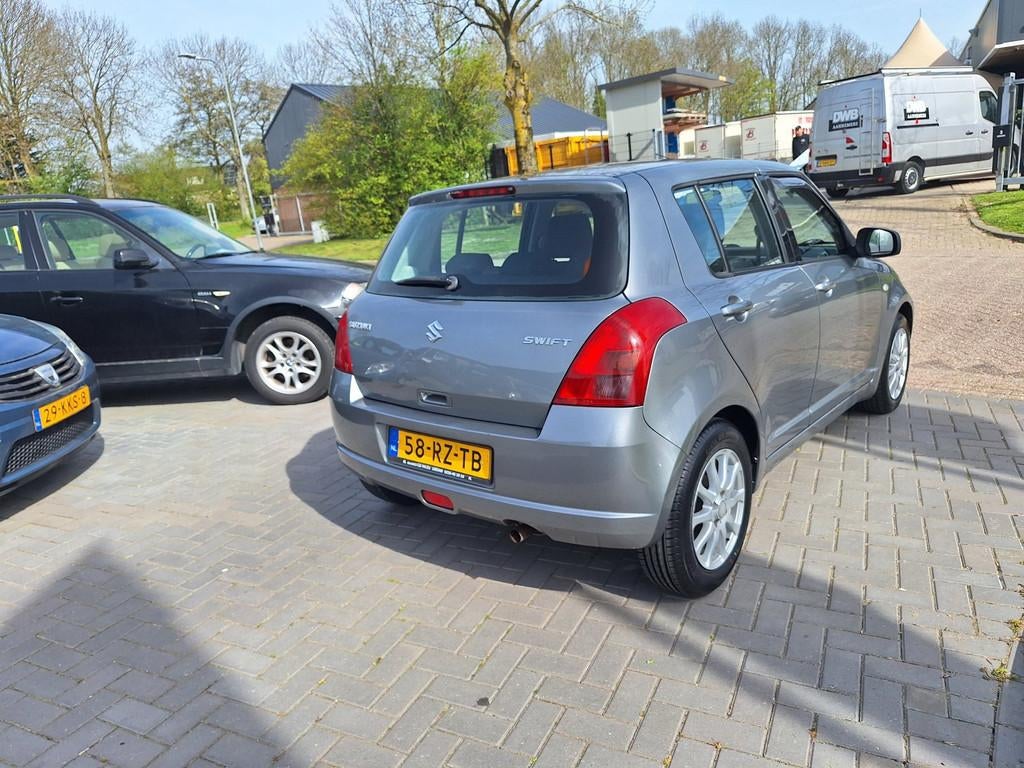 Suzuki Swift 1.3 GLS / Nette auto / APK april 2027, Voorwielaandrijving, 965 kg, 400 kg, Elektrische ramen