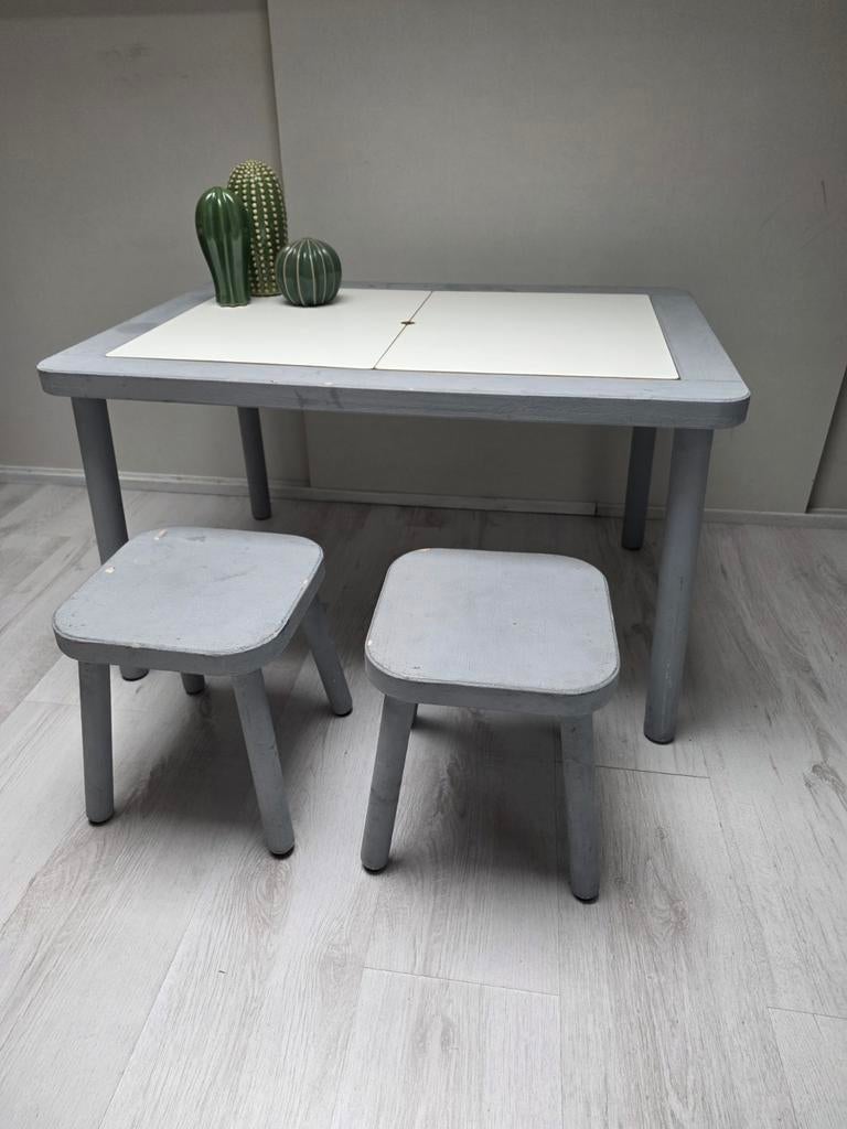 IKEA FLISAT Kindertafel met 2 krukjes (set), Ophalen, Gebruikt, Tafel(s) en Stoel(en)