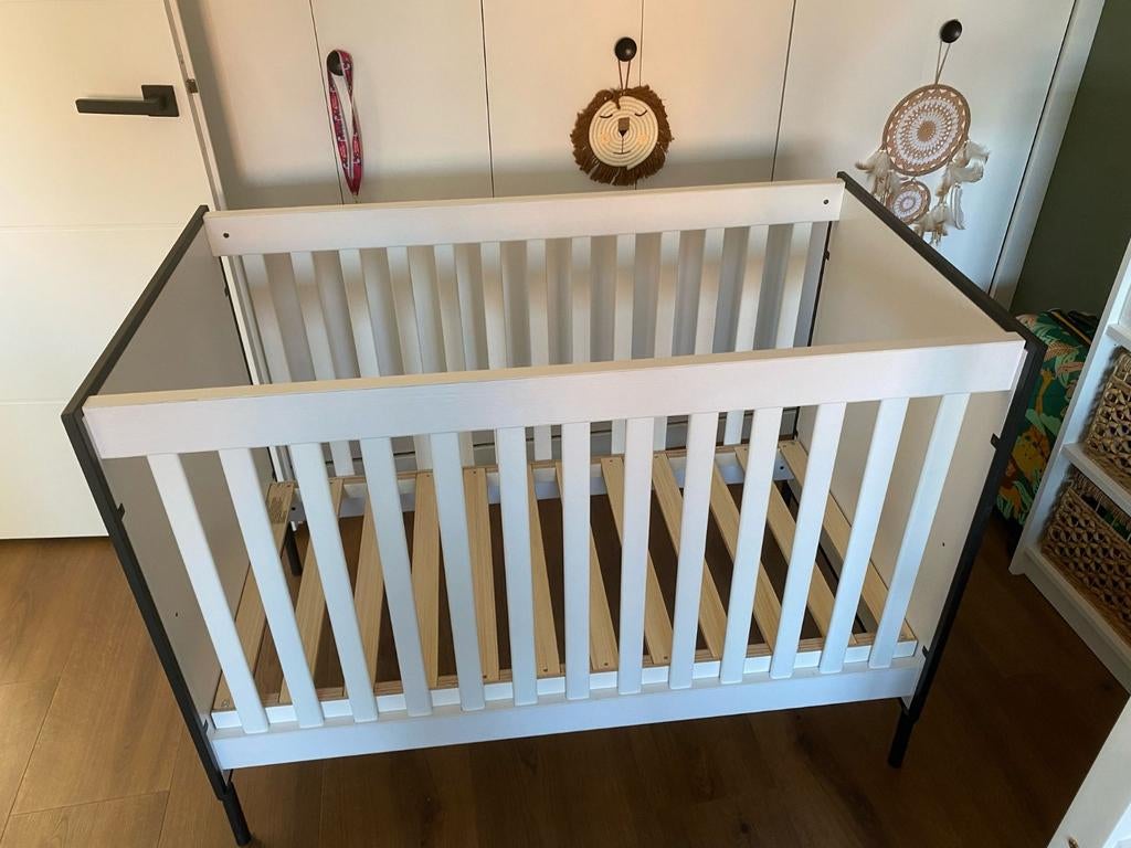 Ledikant Cabino Dalton, Kinderen en Baby's, Babywiegjes en Ledikanten, Zo goed als nieuw, Ledikant, Ophalen