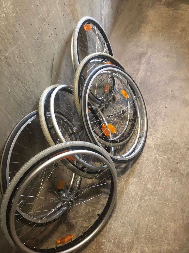 Rolstoel wielen, Ophalen of Verzenden, Zo goed als nieuw, Duwrolstoel