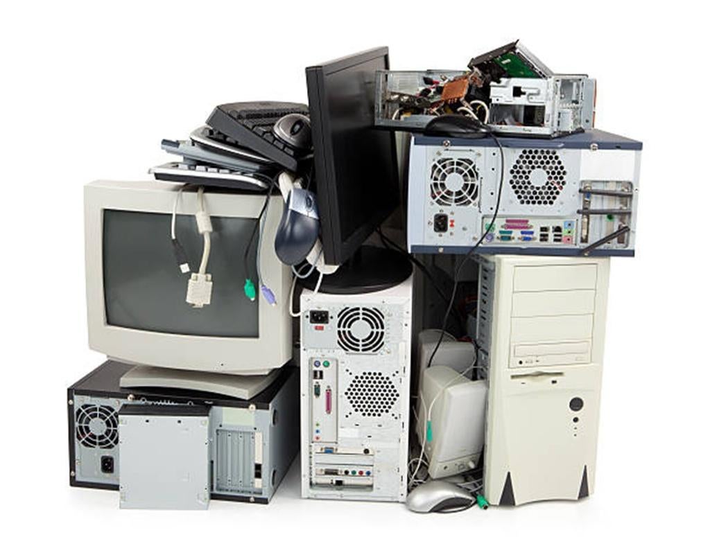 Gezocht: Oude of defecte computers en andere apparatuur, Computers en Software, Desktop Pc's, Gebruikt, Onbekend, Ophalen