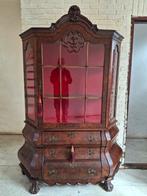 Antieke buffetkast met lichte beschadiging, Ophalen