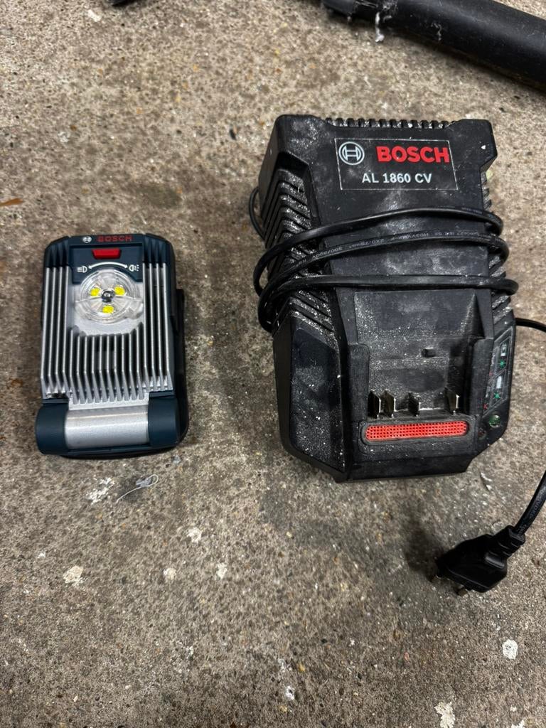 Bosch 18v variled en oplader, Ophalen of Verzenden, Zo goed als nieuw