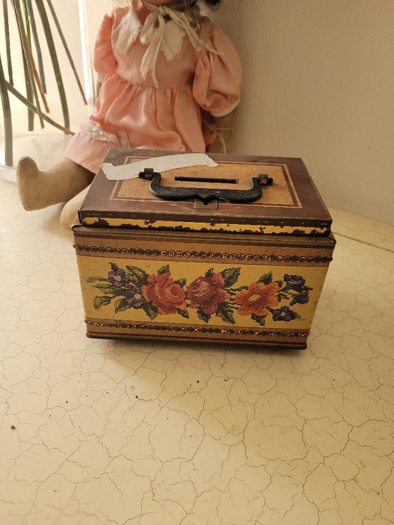Vintage blikken spaarpot, Verzamelen, Spaarpotten, Heikant 21 Kaatsheuvel, Gebruikt, Belle Vieille Brocante, Ophalen of Verzenden