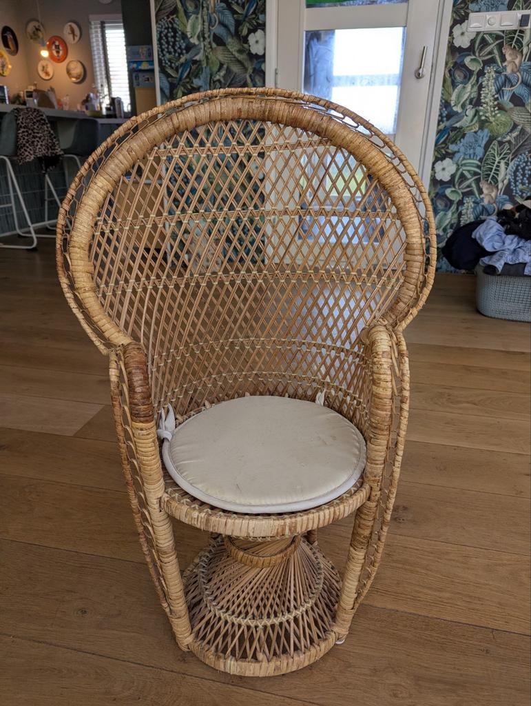 Vintage rotan pauwenstoel voor kinderen, Antiek en Kunst, Verzenden