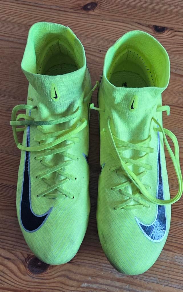 Nike mercurial pro voetbalschoenen neon geel, Maat 43, Sport en Fitness, Voetbal, Ophalen of Verzenden, Zo goed als nieuw, Schoenen