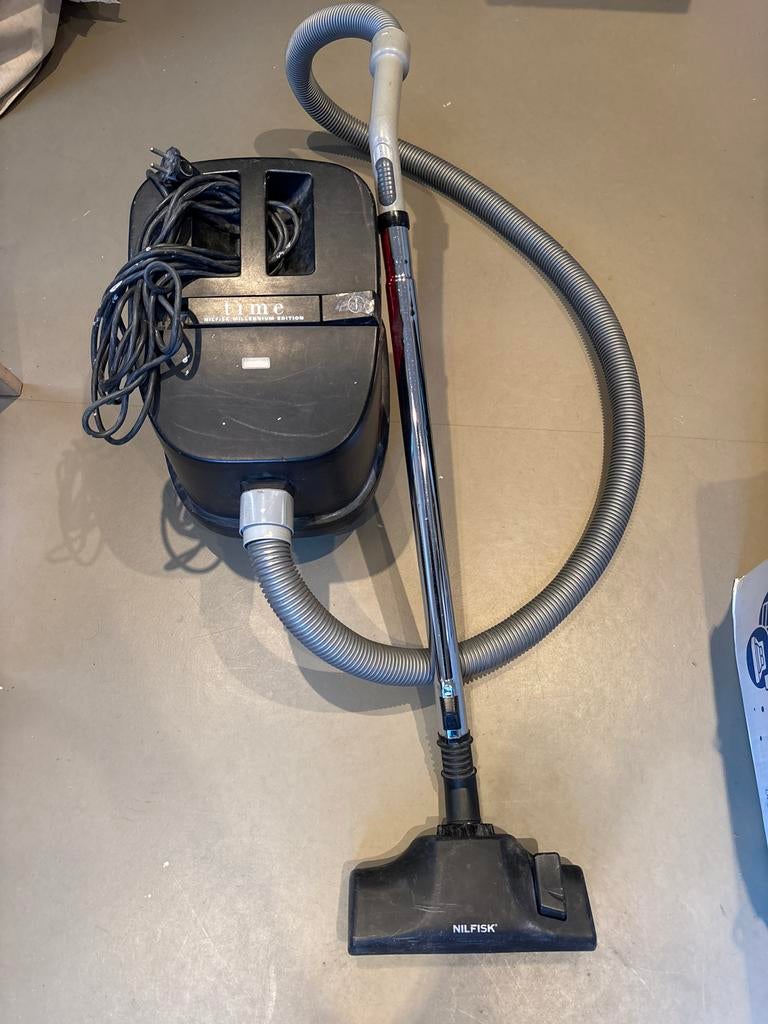 Nilfisk Time Millennium Edition Stofzuiger met stofzakken, Gebruikt, Stofzuiger, 1600 tot 2000 watt, Ophalen