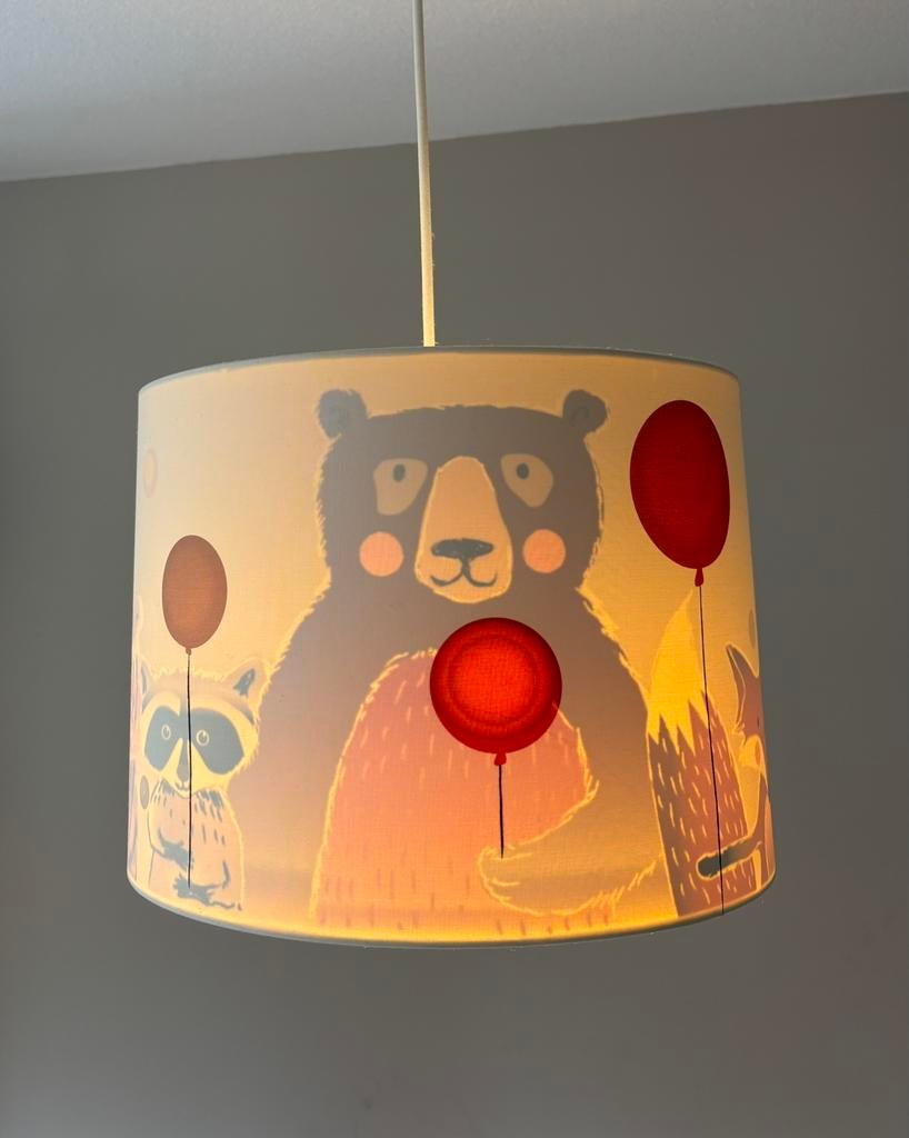 Kinderkamer hanglamp Olucia met dieren, Huis en Inrichting, Lampen | Hanglampen, Ophalen of Verzenden, Zo goed als nieuw, Stof