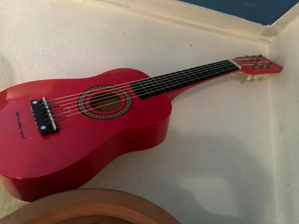 Rode gitaar, Ophalen of Verzenden, Gebruikt, Klassieke of Spaanse gitaar