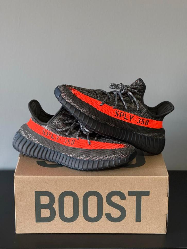 Adidas Yeezy Boost 350 V2 Carbon Beluga - Maat 44, Kleding | Heren, Schoenen, Nieuw, Sneakers of Gympen, Zwart, Ophalen of Verzenden