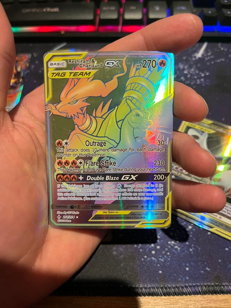 Reshiram& charizard pokemon kaart, Ophalen of Verzenden, Zo goed als nieuw