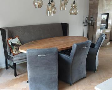 Eethoek, ook los beschikbaar  (bank en vier stoelen) beschikbaar voor biedingen