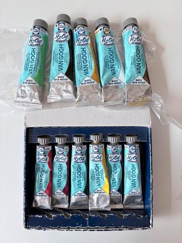 VERF EN REMBRANDT PASTELKRIJT beschikbaar voor biedingen