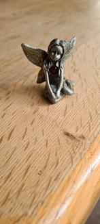 Vintage Feeënbeeldje met Rode Steen, Antiek en Kunst, Ophalen of Verzenden