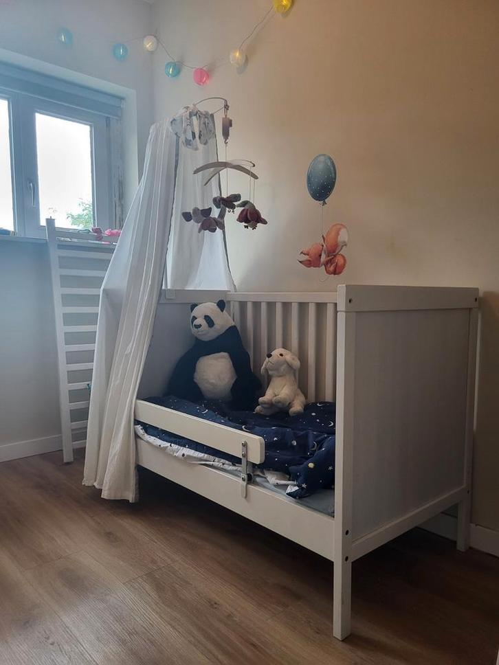 IKEA Sundvik Ledikant met Hemeltje, Bedhekje & Matras, Kinderen en Baby's, Babywiegjes en Ledikanten, Gebruikt, Ledikant, Ophalen of Verzenden