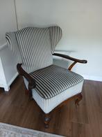 Antieke stoel, fauteuil., Ophalen