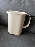 Tupperware schenkkan 1 liter, Ophalen of Verzenden, Zo goed als nieuw, Beker of Kan