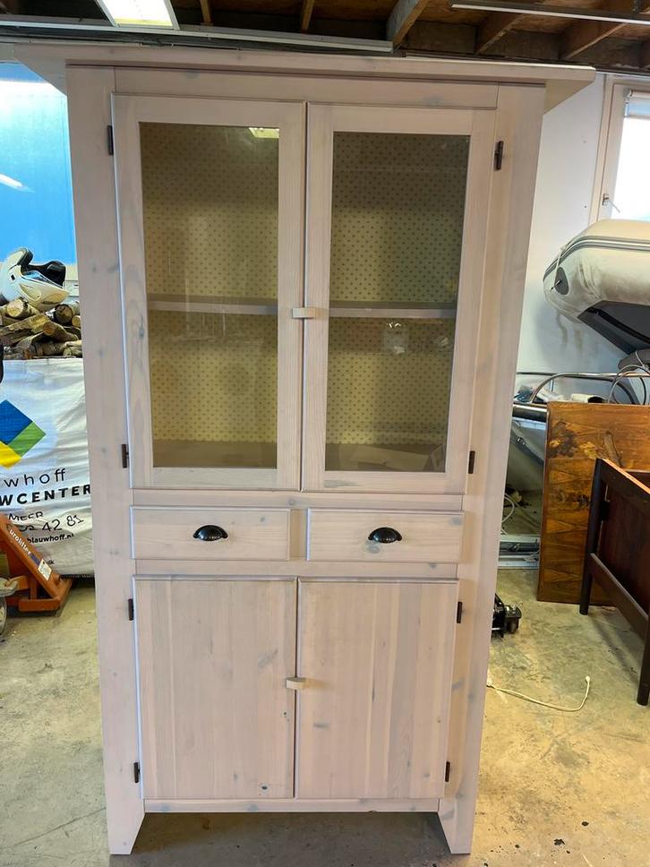 Leuk wit buffetkastje met glasdeuren en verlichting, Huis en Inrichting, Kasten | Buffetkasten, Gebruikt, 150 tot 200 cm, 50 tot 100 cm