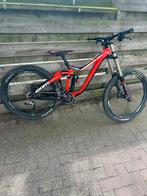 Giant Glory downhilfiets, Fietsen en Brommers, Fietsen | Mountainbikes en ATB, Gebruikt, Fully, Giant, Ophalen