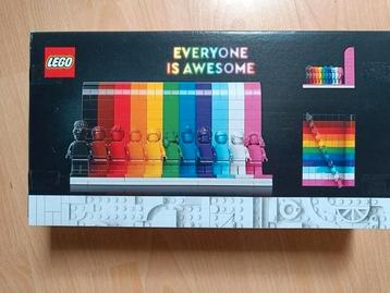 Lego 40516 Everyone is awesome (Iedereen is super)  beschikbaar voor biedingen