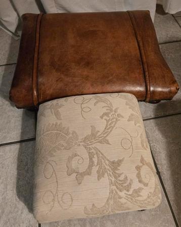 Antieke Elegante voetenbankje beschikbaar voor biedingen