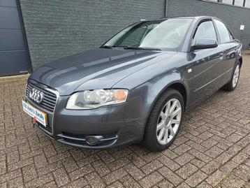 Audi A4 1.8 T 120KW 2005 Grijs goed onderhouden rijdt goed beschikbaar voor biedingen