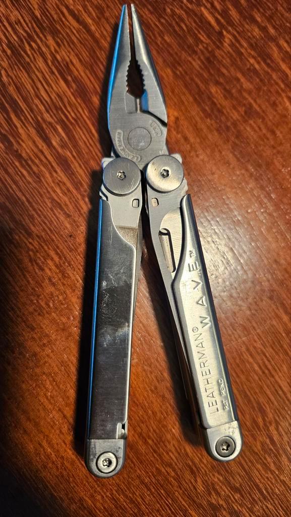 Leatherman Wave Multitool met Etui, Doe-het-zelf en Verbouw, Gereedschap | Handgereedschap, Gebruikt, Ophalen of Verzenden