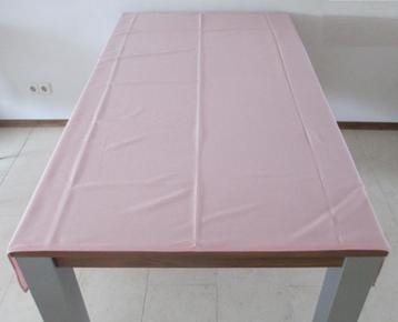 Roze Tafelkleed 160x140cm (polyester) beschikbaar voor biedingen