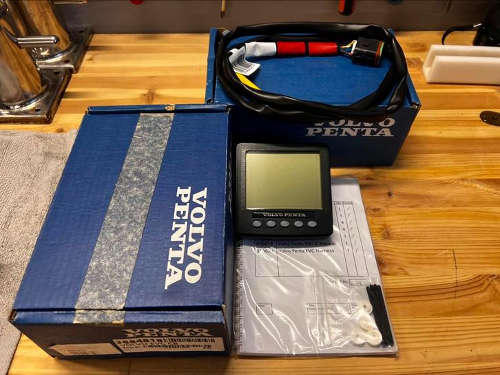 Volvo Penta EVC Scherm 3884818 2x nieuw in doos, Watersport en Boten, Navigatiemiddelen en Scheepselektronica, Nieuw, Kabel of Apparatuur