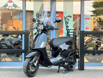 Vespa Sprint 50 4T 45km Black on black Zwart bj.2021 10106km beschikbaar voor biedingen