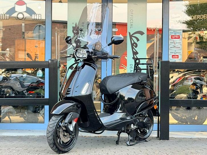 Vespa Sprint 50 4T 45km Black on black Zwart bj.2021 10106km, Fietsen en Brommers, Brommers | Vespa, Zo goed als nieuw, Overige modellen