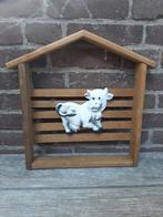 Houten rekje met betonnen koe wanddecoratie tuinbeeld, Ophalen of Verzenden