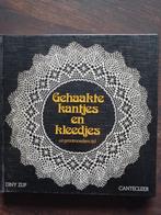Gehaakte kantjes en kleedjes uit grootmoeders tijd, Hobby en Vrije tijd, Breien en Haken, Ophalen of Verzenden, Zo goed als nieuw