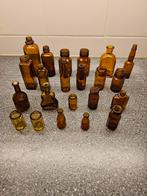 22 Bruine Flesjes - Apothekersflessen, Antiek en Kunst, Antiek | Glas en Kristal, Ophalen of Verzenden
