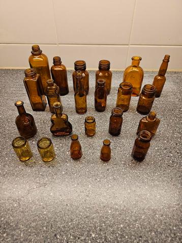 22 Bruine Flesjes - Apothekersflessen beschikbaar voor biedingen